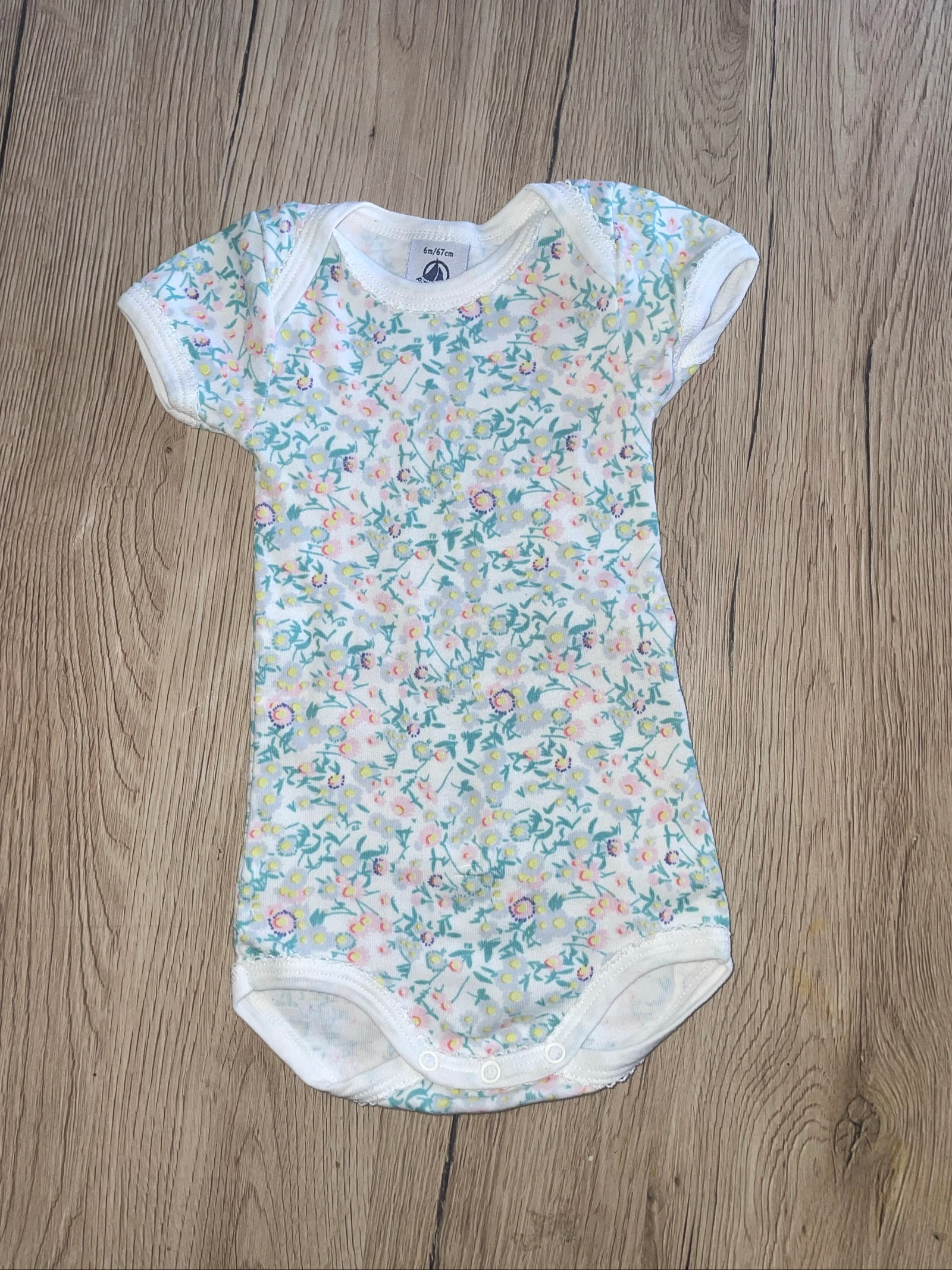 Bodie manches courtes 6 mois 67 cm petit bateau 